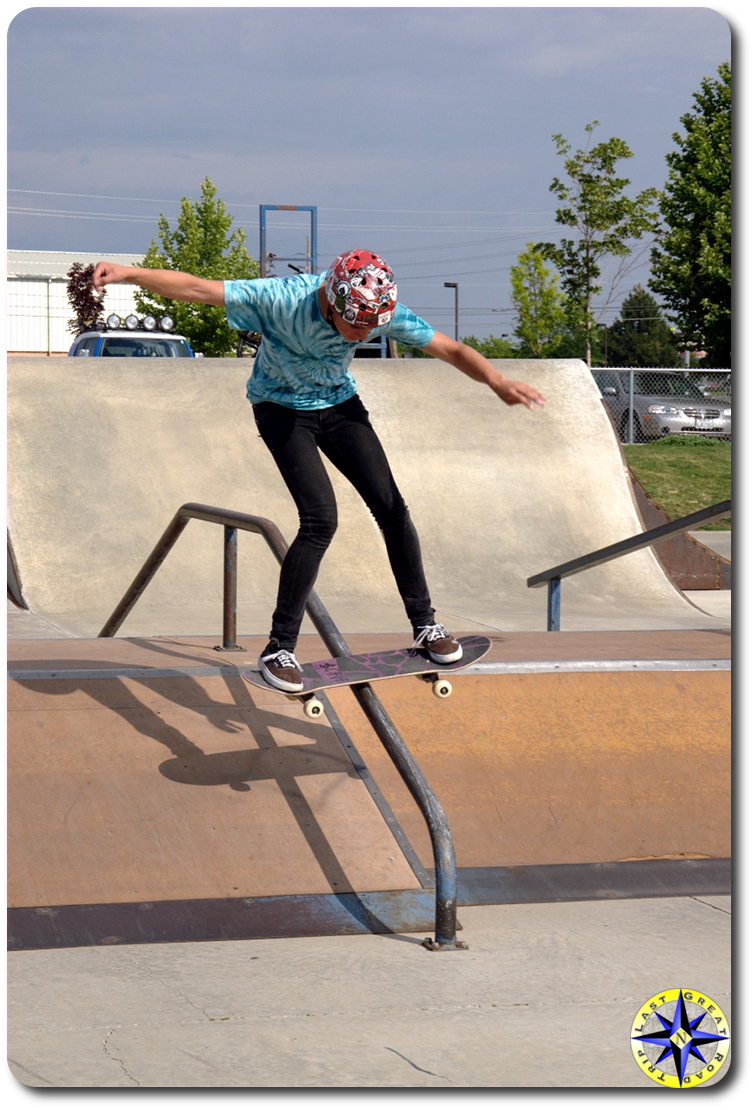 skateboard grinding rail